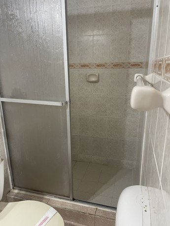 Imagen de la habitación del Hotel Pension Monaco. Foto 6