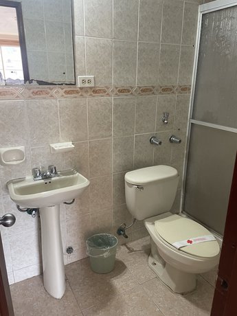 Imagen de la habitación del Hotel Pension Monaco. Foto 8