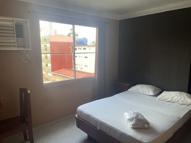 Imagen de la habitación del Hotel Pension Monaco. Foto 13