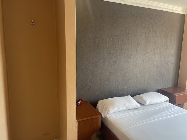 Imagen de la habitación del Hotel Pension Monaco. Foto 16