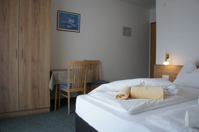 Imagen de la habitación del Hotel Pension Pernthaler. Foto 3