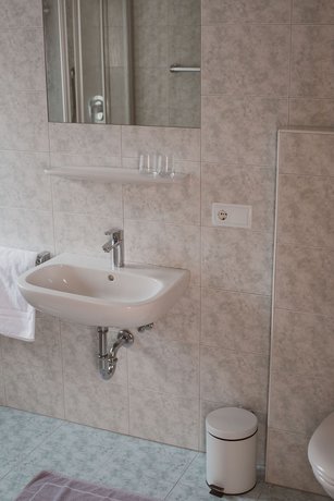 Imagen de la habitación del Hotel Pension Pernthaler. Foto 14