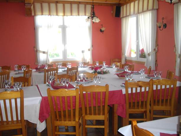 Imagen del bar/restaurante del Hotel Pension Restaurante Vazquez. Foto 2