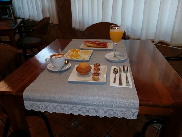 Imagen del bar/restaurante del Hotel Pension Ronda. Foto 3