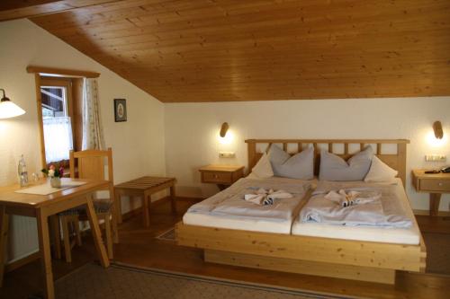 Imagen de la habitación del Hotel Pension Schusterpeter. Foto 6