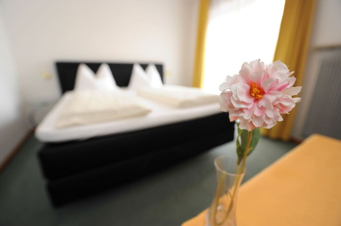 Imagen de la habitación del Hotel Pension Schweitzer. Foto 9