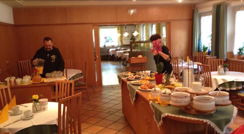 Imagen del bar/restaurante del Hotel Pension Schweitzer. Foto 5