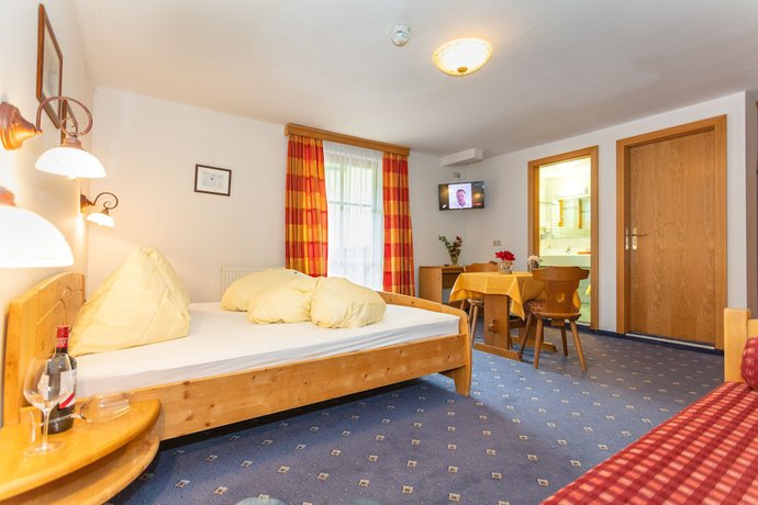 Imagen de la habitación del Hotel Pension Seighof in Saalbach. Foto 8