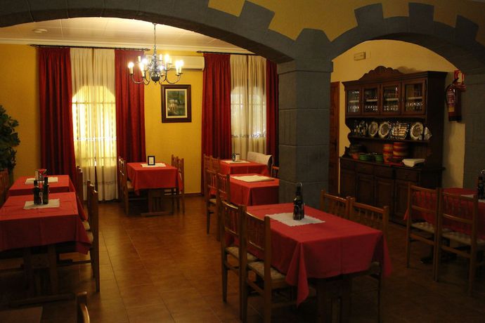 Imagen del bar/restaurante del Hotel Pension Spa Rueda. Foto 4