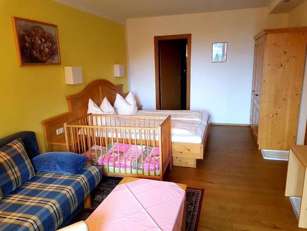 Imagen de la habitación del Hotel Pension St. Leonhard. Foto 5