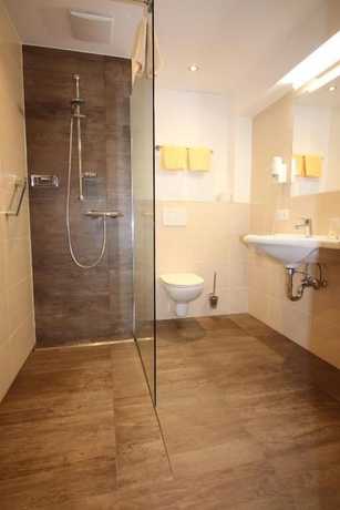 Imagen de la habitación del Hotel Pension St. Leonhard. Foto 10