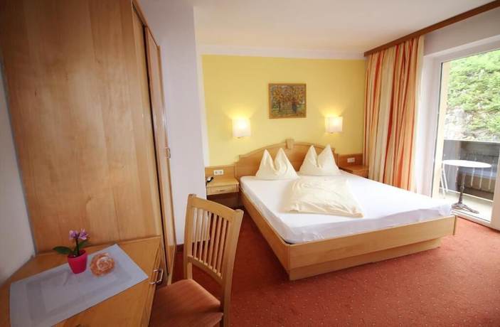 Imagen de la habitación del Hotel Pension St. Leonhard. Foto 12
