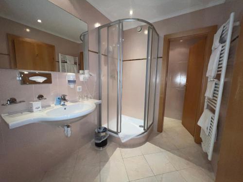 Imagen de la habitación del Hotel Pension Strass by Skinetworks. Foto 17