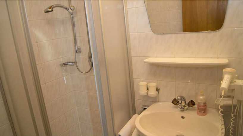 Imagen de la habitación del Hotel Pension Traube. Foto 13