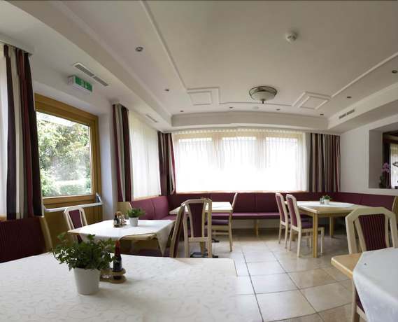 Imagen del bar/restaurante del Hotel Pension Traube. Foto 8