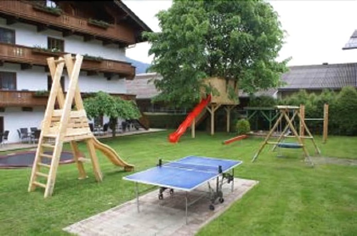 Imagen de los exteriores del Hotel Pension Traube. Foto 18