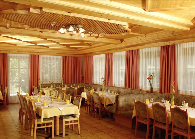 Imagen del bar/restaurante del Hotel Pension Traube. Foto 10