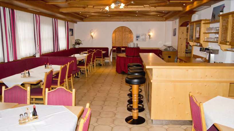 Imagen del bar/restaurante del Hotel Pension Traube. Foto 12