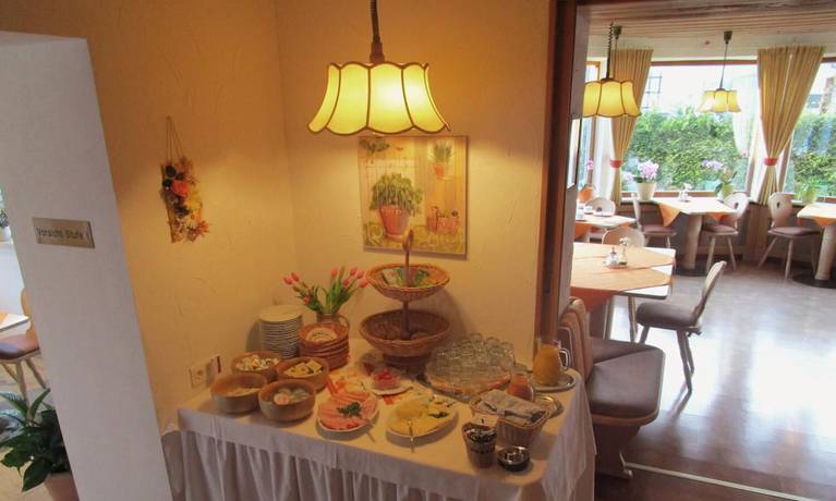 Imagen del bar/restaurante del Hotel Pension Unterstein. Foto 4