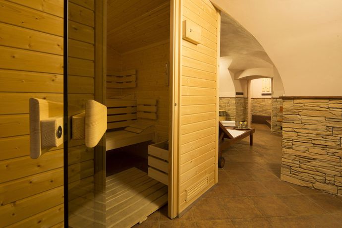 Imagen de la piscina del Hotel Pensionandrestaurace Zelen&yacute; Ml&yacute;n. Foto 15