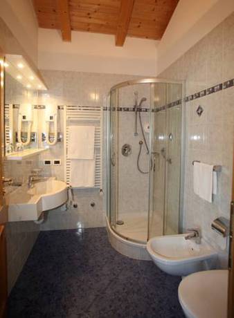 Imagen de la habitación del Hotel Pensione Camoscio. Foto 13
