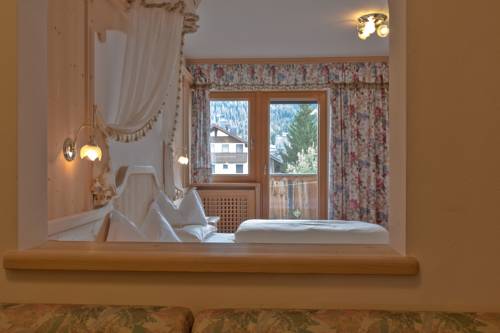 Imagen de la habitación del Hotel Pensione Camoscio. Foto 14