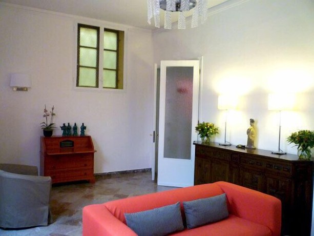 Imagen de los interiores del Hotel Pensione Canada. Foto 14