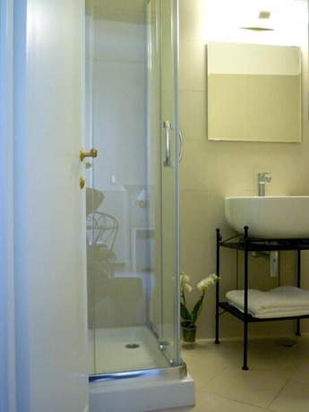 Imagen de la habitación del Hotel Pensione Canada. Foto 3