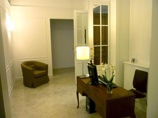 Imagen de los interiores del Hotel Pensione Canada. Foto 16