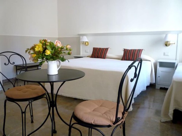 Imagen de la habitación del Hotel Pensione Canada. Foto 6