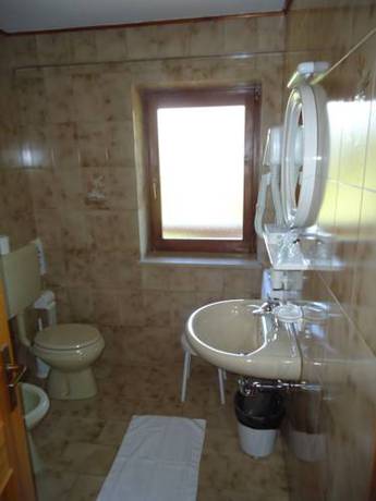 Imagen de la habitación del Hotel Pensione Dolomiti. Foto 13