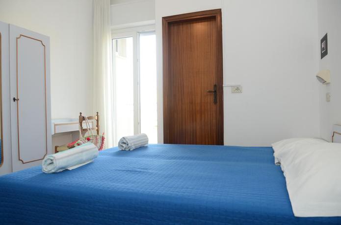 Imagen de la habitación del Hotel Pensione Elena. Foto 6