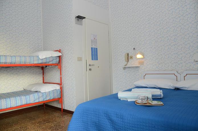 Imagen de la habitación del Hotel Pensione Elena. Foto 13