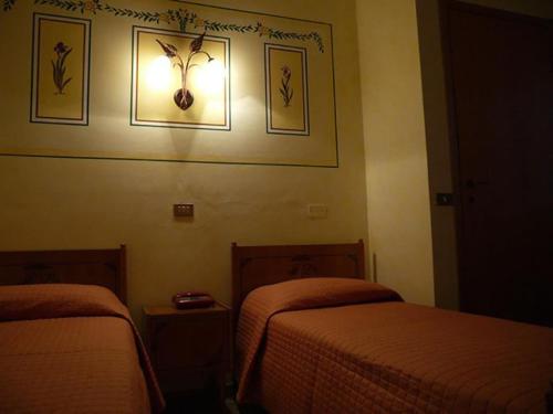 Imagen de la habitación del Hotel Pensione Lidia. Foto 8