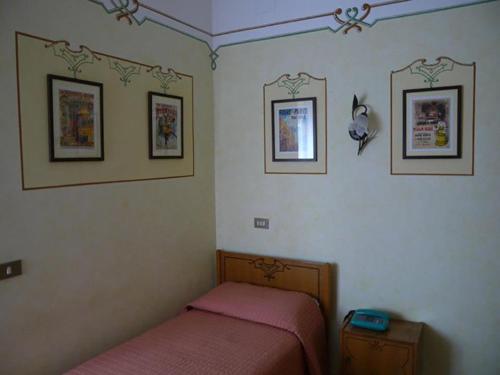 Imagen de la habitación del Hotel Pensione Lidia. Foto 9