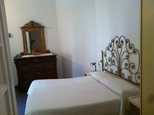 Imagen de la habitación del Hotel Pensione Moderna. Foto 4