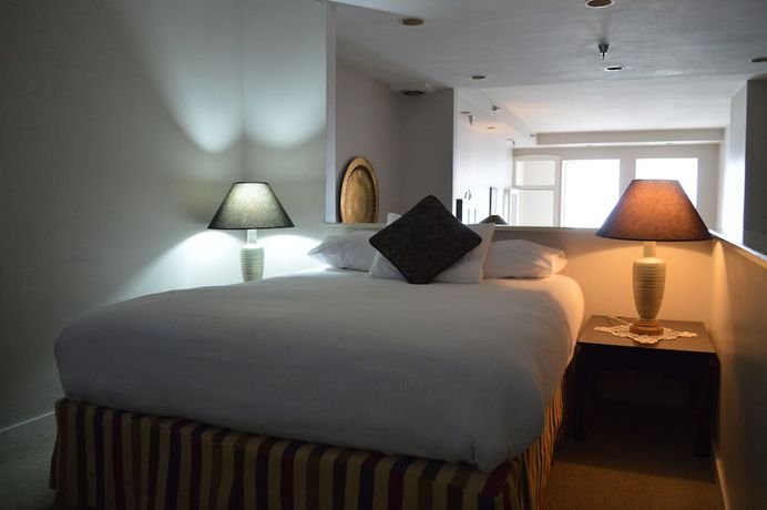 Imagen de la habitación del Hotel Pensione Nichols. Foto 5