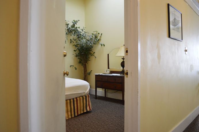 Imagen de la habitación del Hotel Pensione Nichols. Foto 10