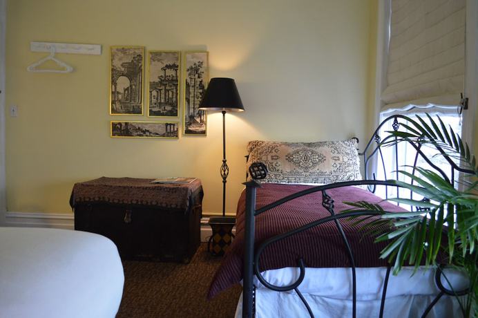 Imagen de la habitación del Hotel Pensione Nichols. Foto 13