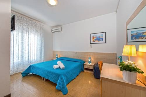Imagen de la habitación del Hotel Pensione Ornella, Lignano Sabbiadoro. Foto 2