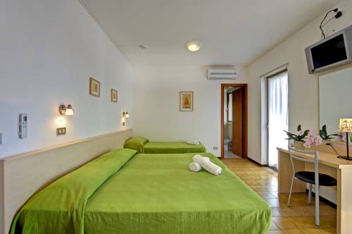 Imagen de la habitación del Hotel Pensione Ornella, Lignano Sabbiadoro. Foto 3