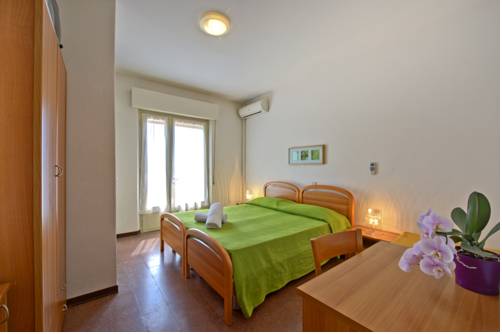 Imagen de la habitación del Hotel Pensione Ornella, Lignano Sabbiadoro. Foto 7