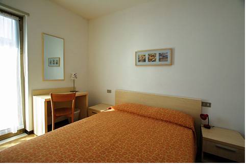 Imagen de la habitación del Hotel Pensione Ornella, Lignano Sabbiadoro. Foto 9