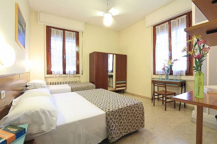 Imagen de la habitación del Hotel Pensione Ottaviani. Foto 11