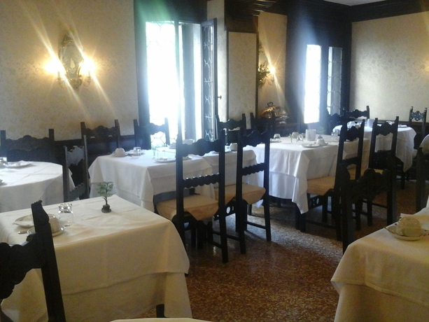 Imagen del bar/restaurante del Hotel Pensione Seguso. Foto 3
