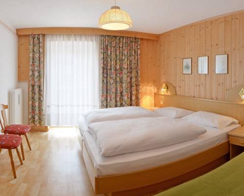 Imagen de la habitación del Hotel Pensione Travenanzes. Foto 6