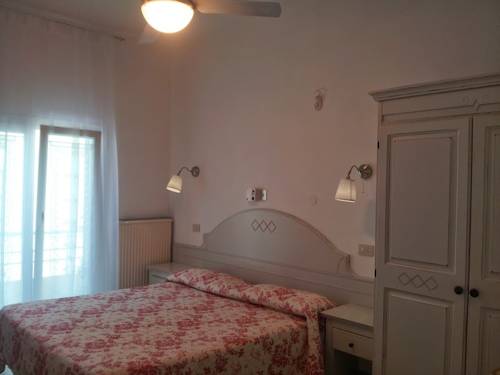 Imagen de la habitación del Hotel Pensione Week End. Foto 6