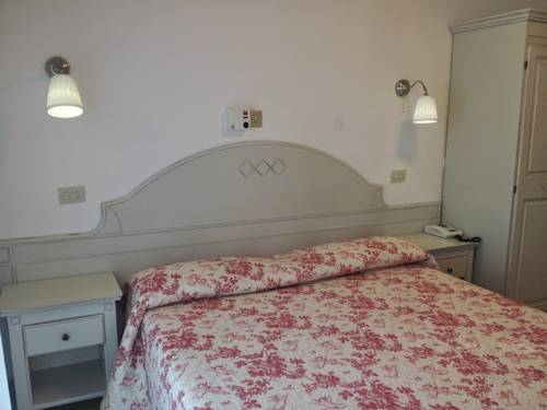 Imagen de la habitación del Hotel Pensione Week End. Foto 7