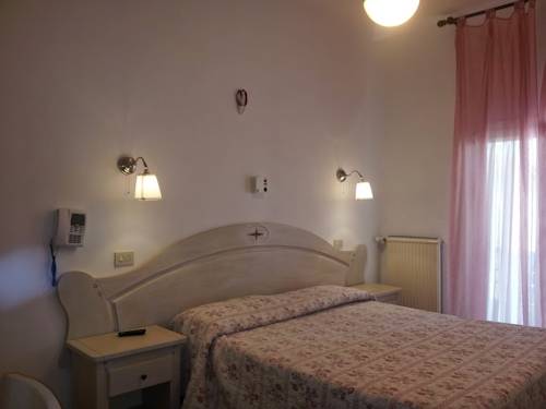 Imagen de la habitación del Hotel Pensione Week End. Foto 8
