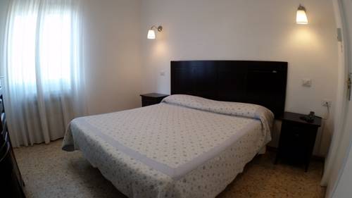 Imagen de la habitación del Hotel Pensione Week End. Foto 11